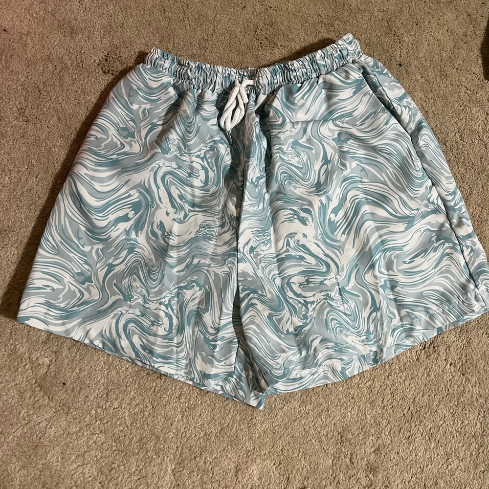ROMWE Men’s Shorts in Blue and White Marble